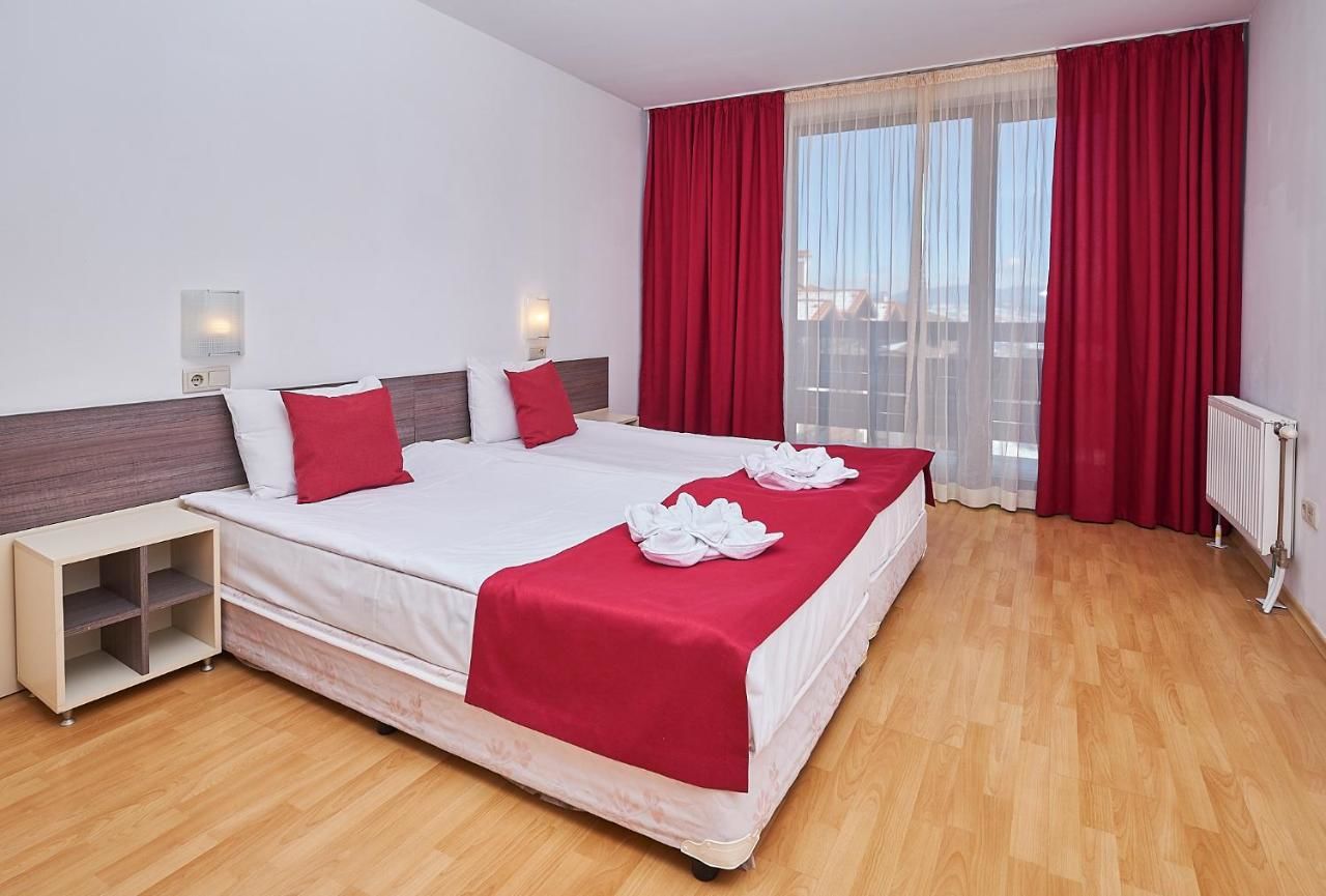 Апарт-отели Mountain Paradise by the Walnut Trees Aparthotel Банско-7