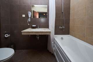 Апарт-отели Mountain Paradise by the Walnut Trees Aparthotel Банско Номер-студио (для 2 взрослых)-7