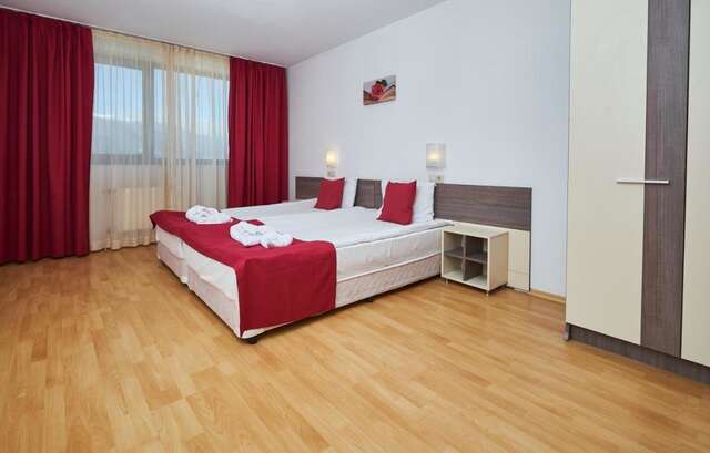 Апарт-отели Mountain Paradise by the Walnut Trees Aparthotel Банско-36